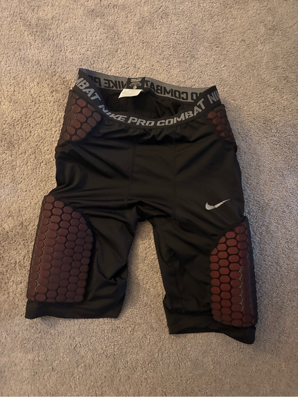 Nike Black Compression Shorts with Burgundy Hex Padding Men’s XL